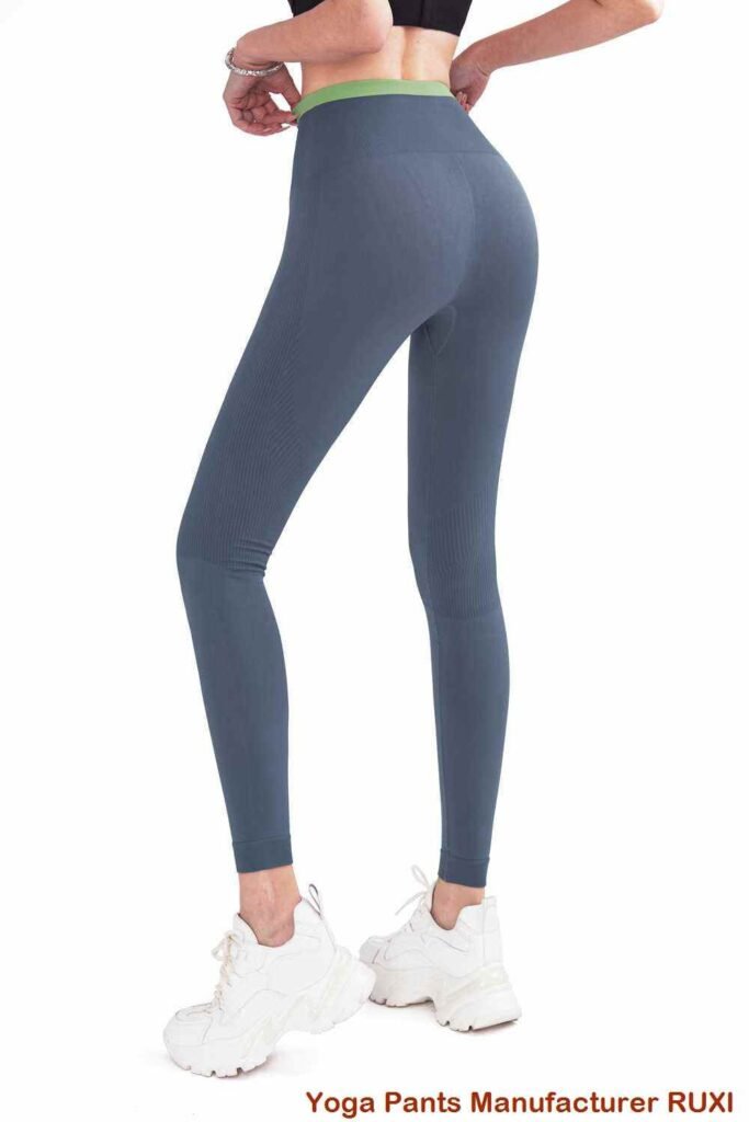 rapide seka pantaloneto kun poŝoj