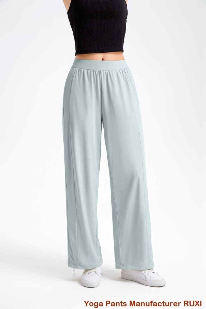 rozkolora vira golfa pantaloneto
