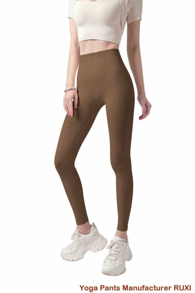naĝantaj pantalonetoj virinoj