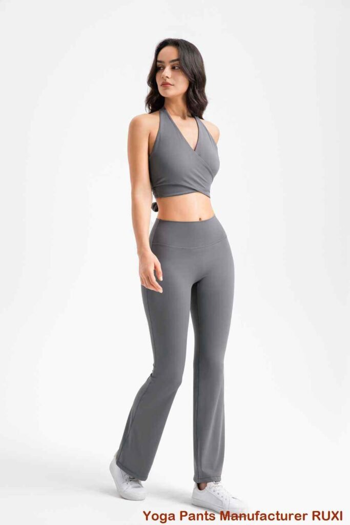 flataj gimnastikaj pantalonoj